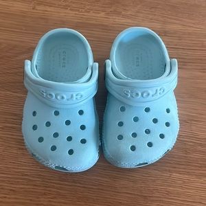 Teal toddler size 4 crocs